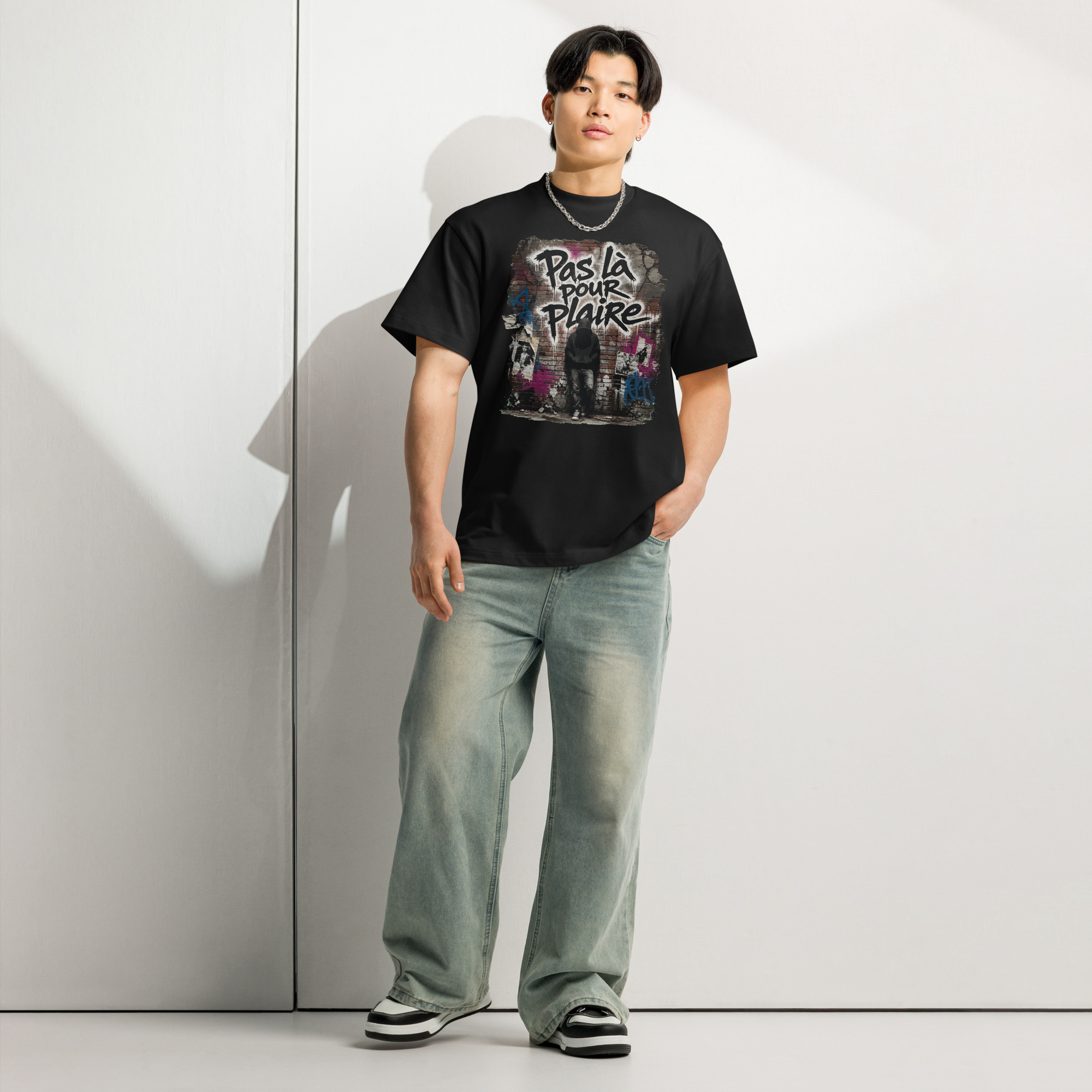 T-shirt boxy homme Pas là pour plaire – Streetwear graffiti